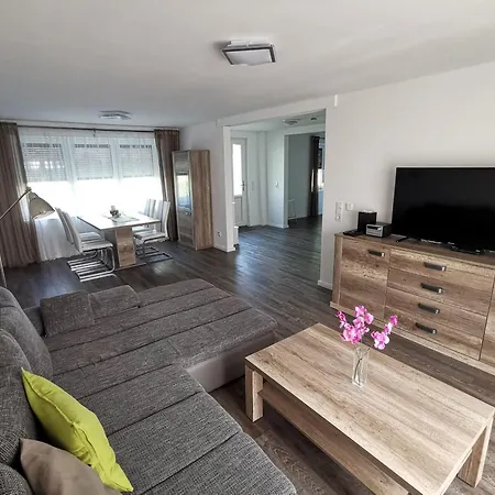 Urbaniak Waddens Apartment *